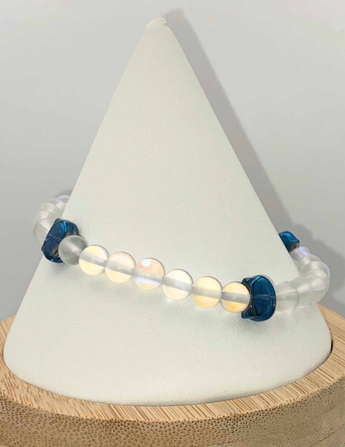 Iridescent Moonlight Cat Stretch Bracelet